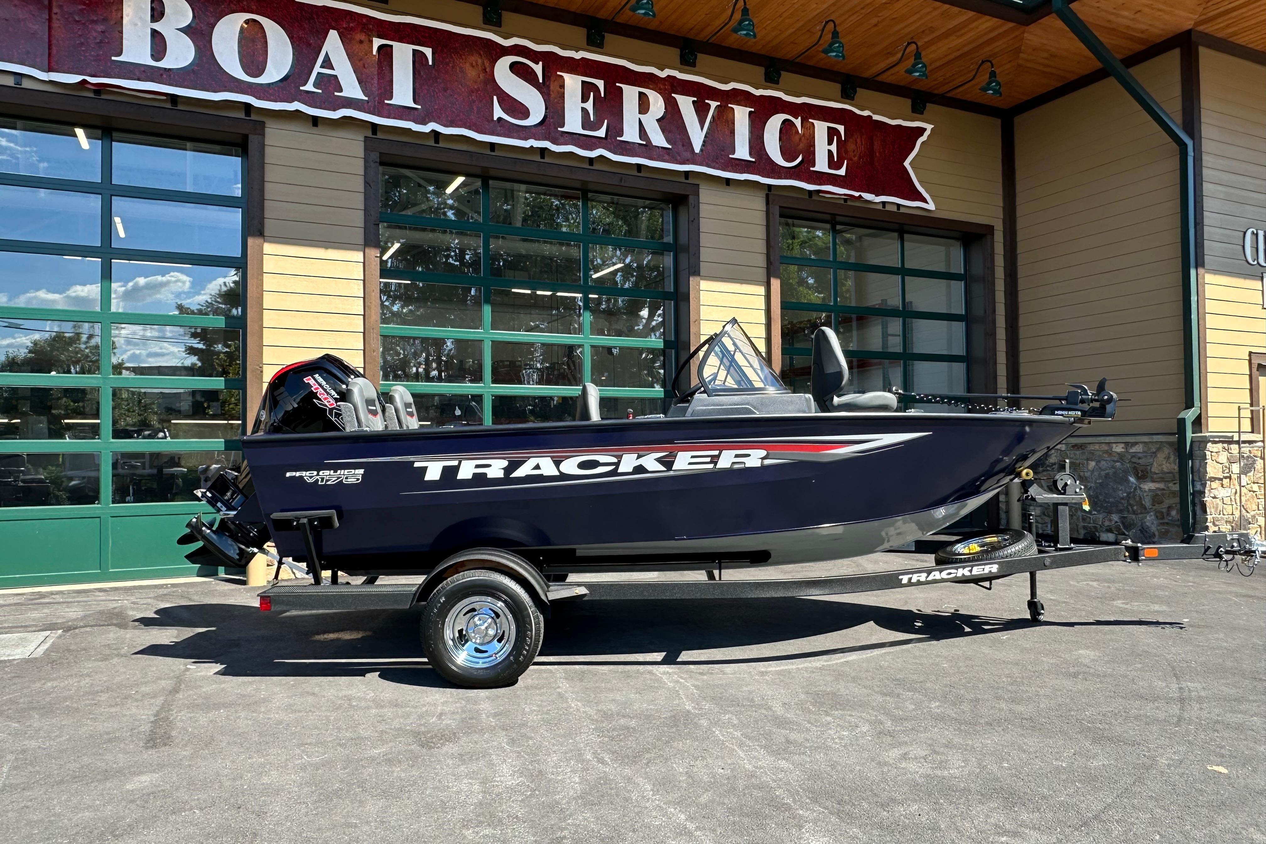 Tracker Pro Guide V-175 Combo 2026 Tracker Pro Guide V-175 Combo boat outside service center.
