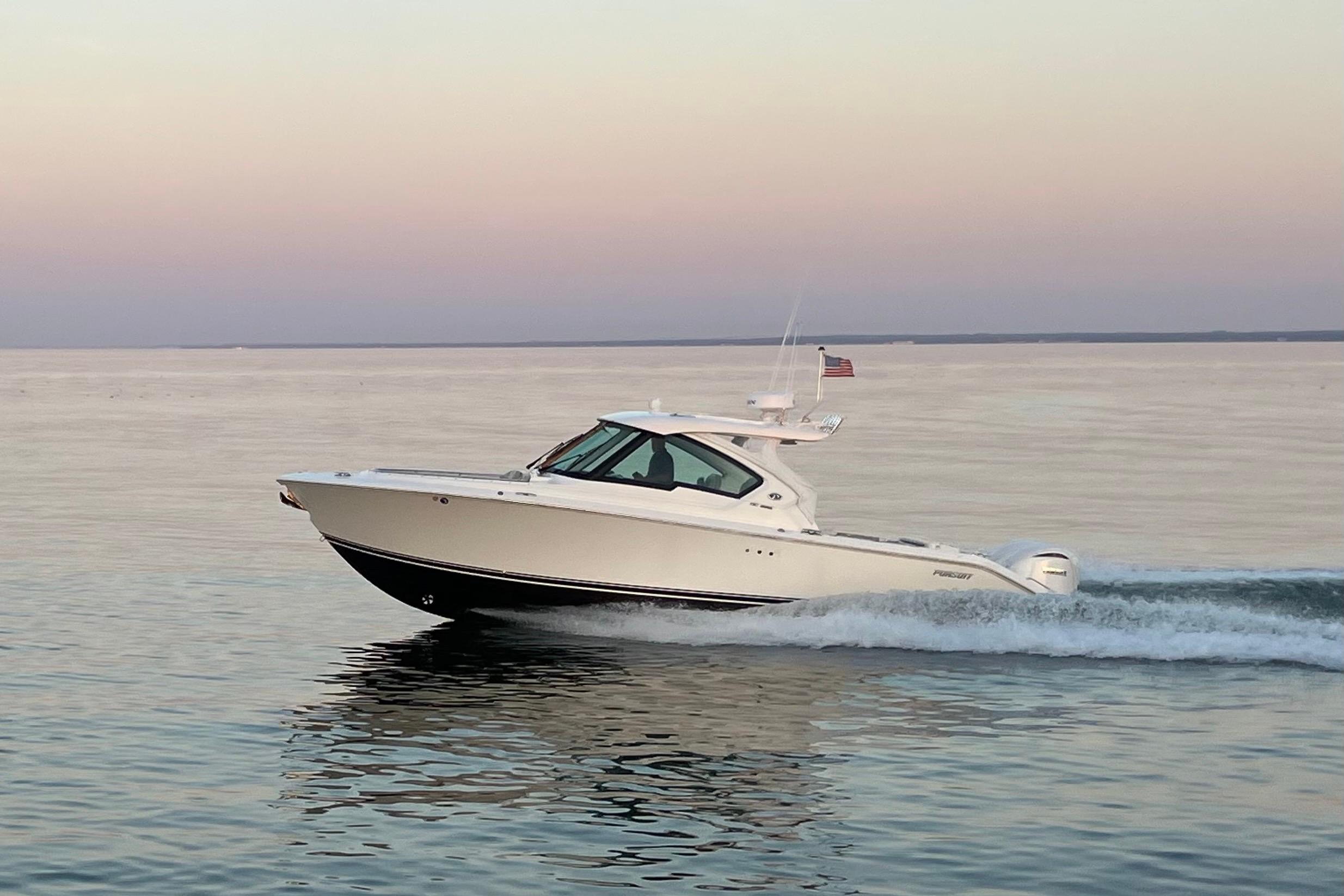 2023 Pursuit DC 326 Dual Console