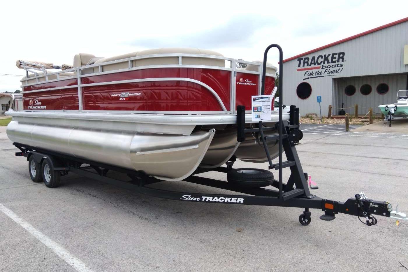 2025 Sun Tracker Party Barge 22 RF XP3