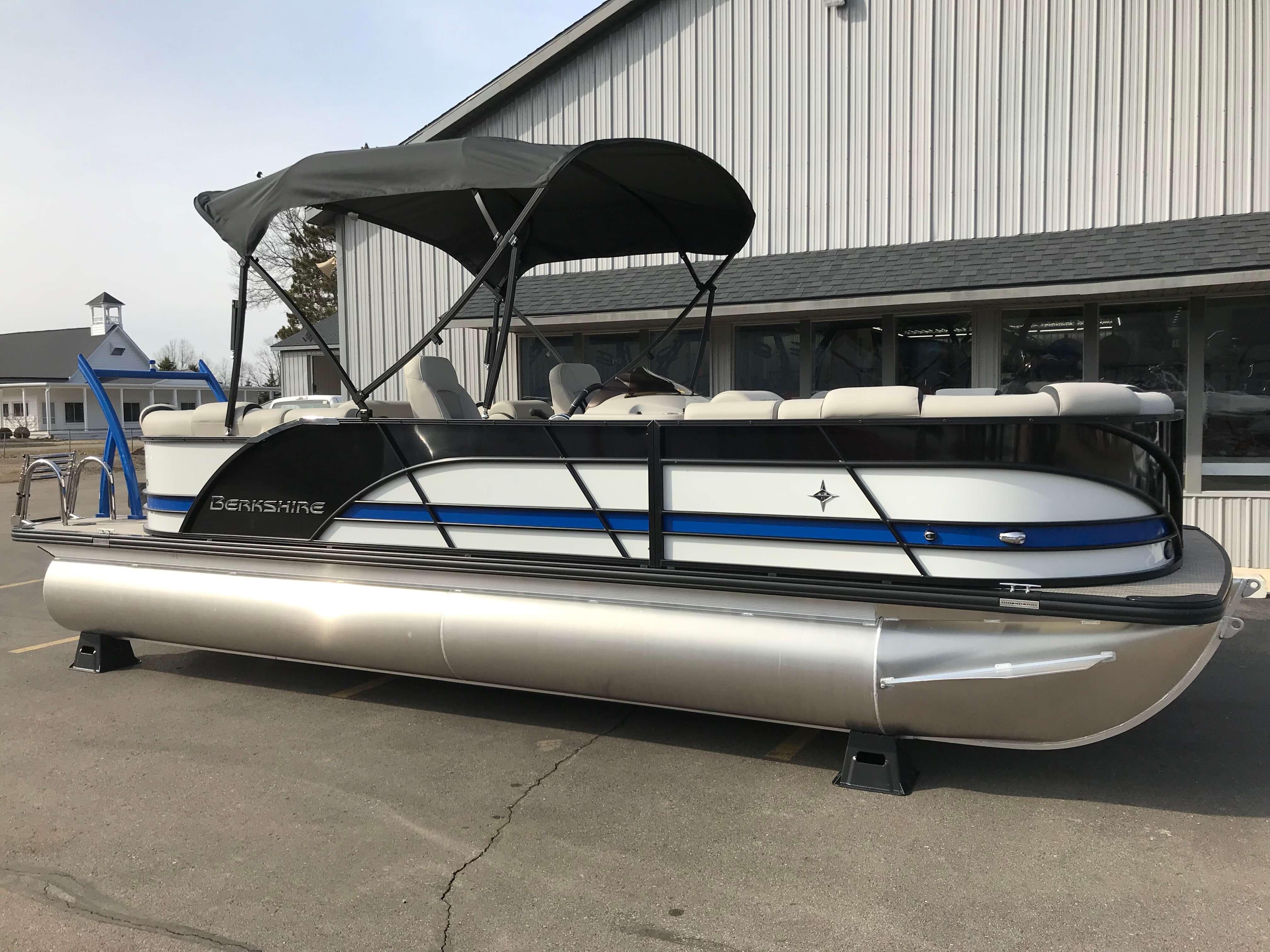 2019 Berkshire 23RFX STS Deluxe Tritoon, Wayland Michigan - boats.com