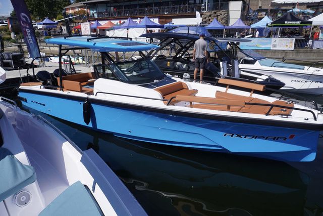 2025 Axopar 29 Sun-top