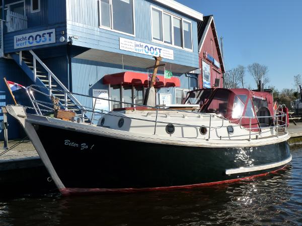 1978 Island Plastics IP24