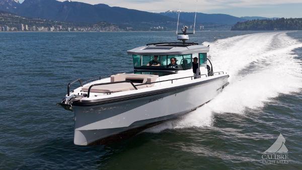 2023 Axopar 37 XC