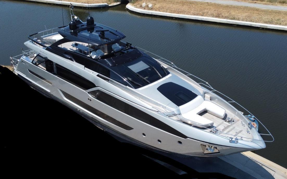 Riva 90 argo 07955b70-a823-47e7-9dff-37d56b10d21b.jpeg