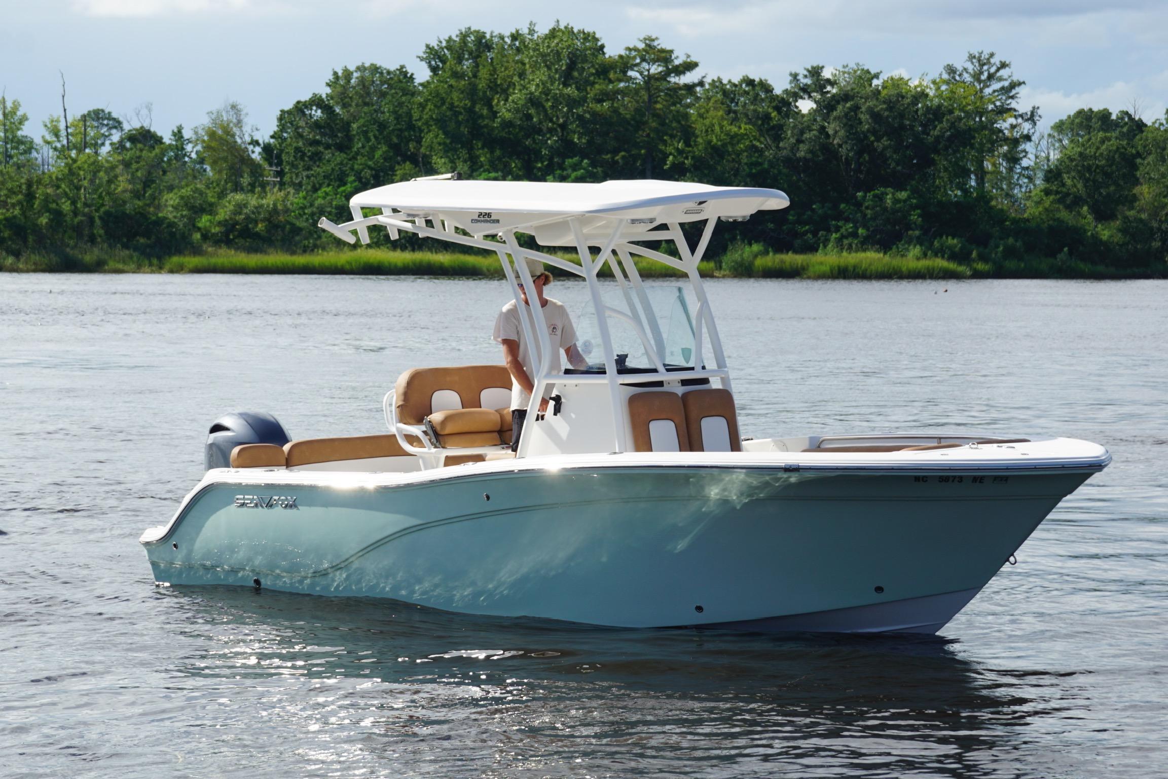 2018 Sea Fox 226 Commander
