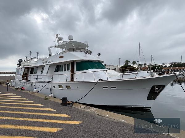 1987 Hatteras 85
