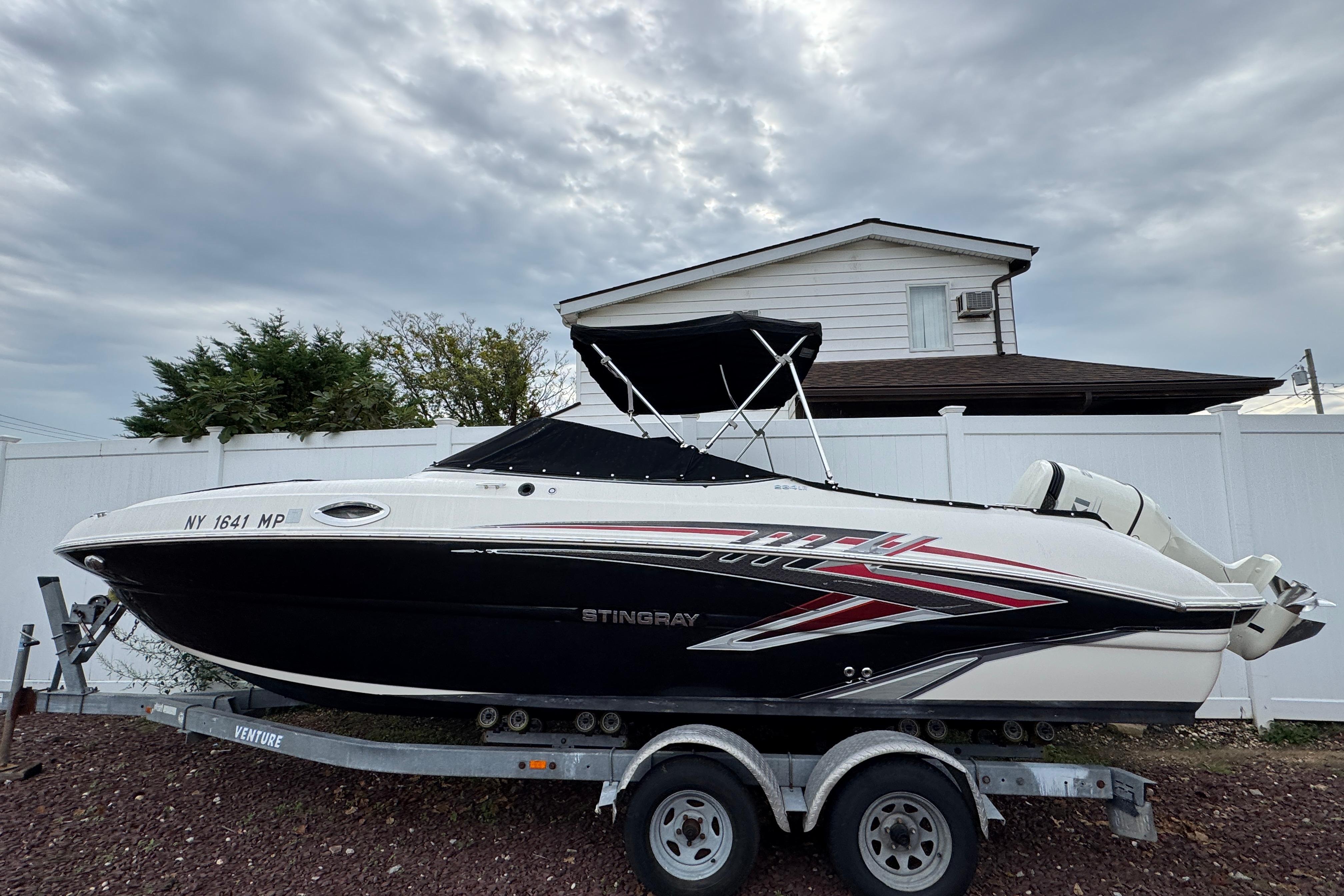 2018 Stingray 234 LR