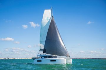 2025 Lagoon 38