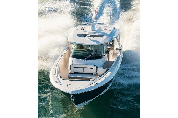 2019 Tiara Sport 38 LS