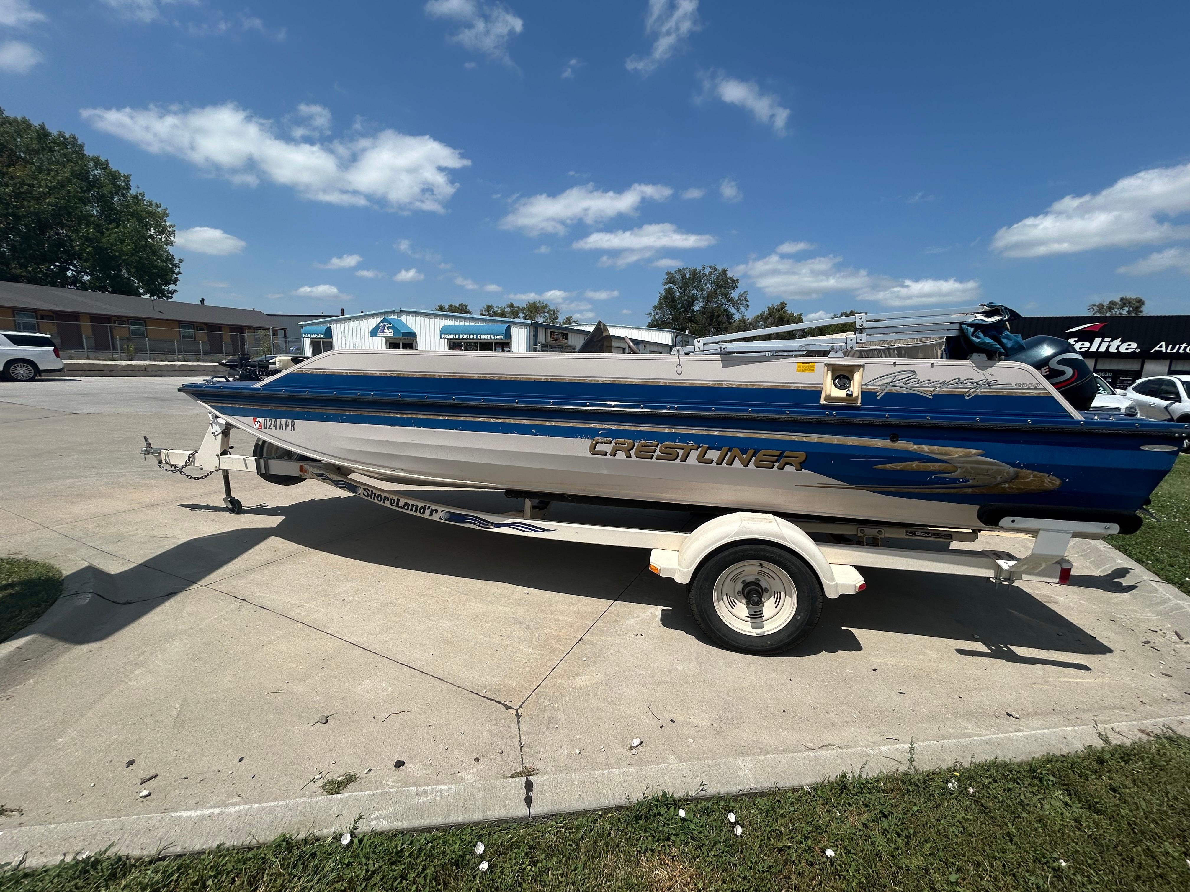 1999 Crestliner Rampage 2000