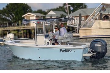 2025 Parker 21SE Center Console