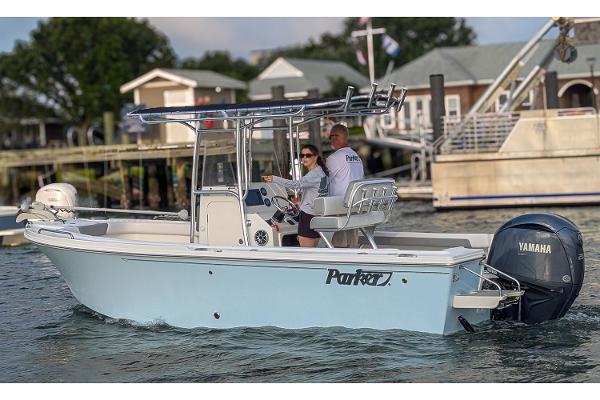 2025 Parker 21SE Center Console