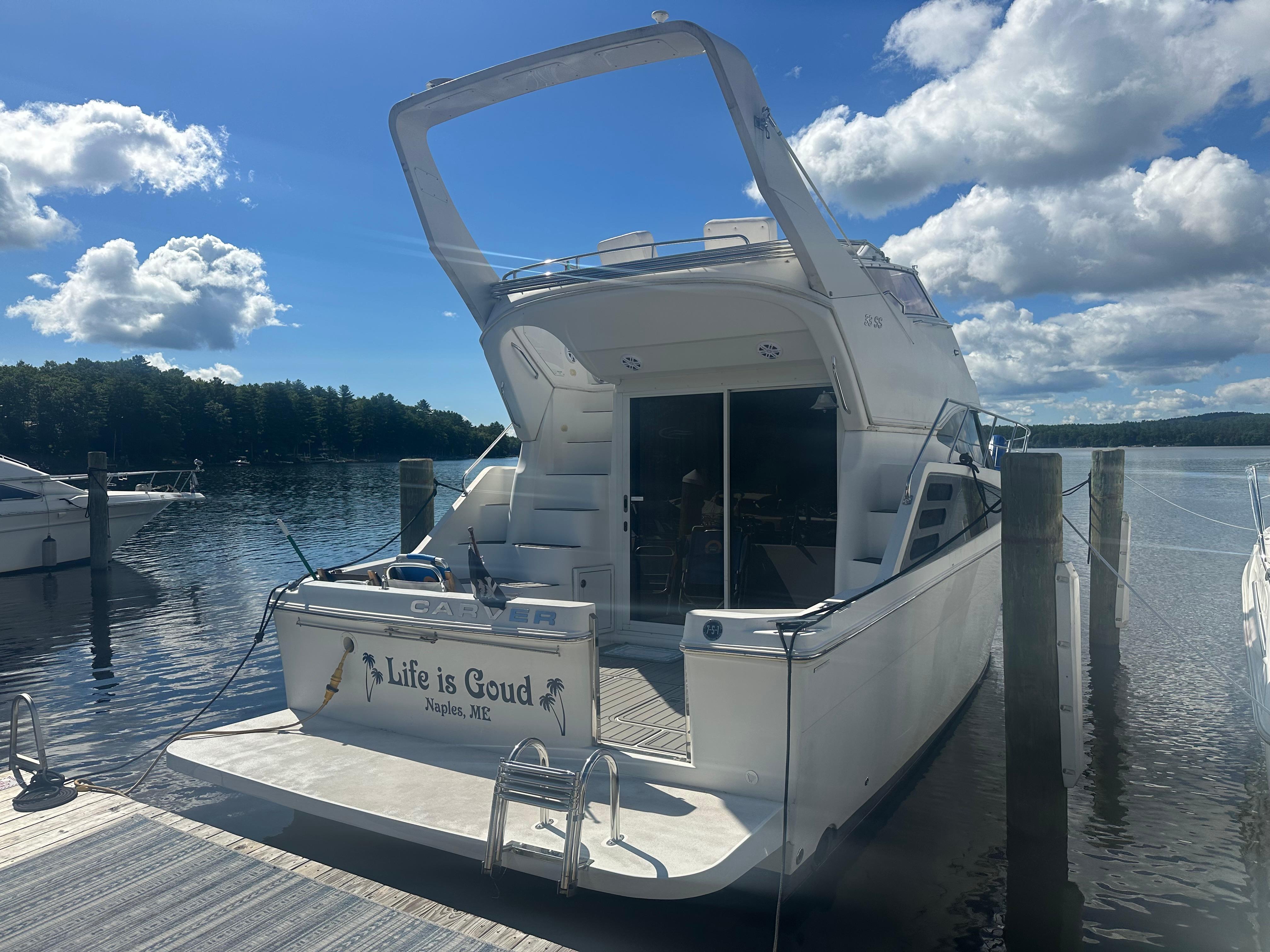Carver 33 Super Sport