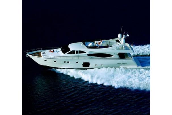 2005 Ferretti Yachts 761