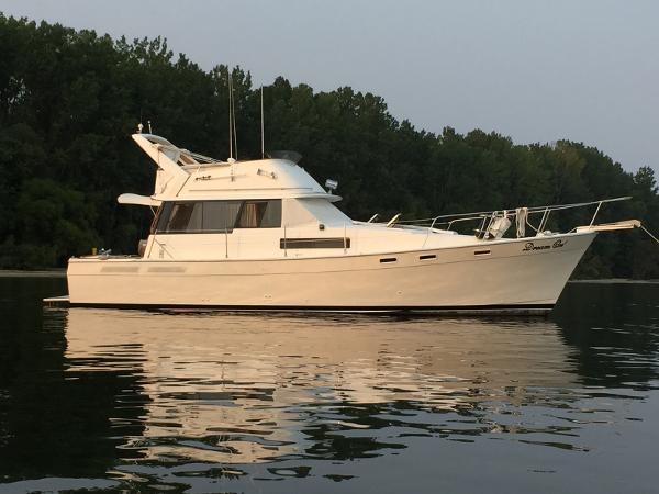 1984 Bayliner 3870