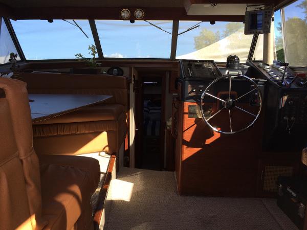 1984 Bayliner 3870