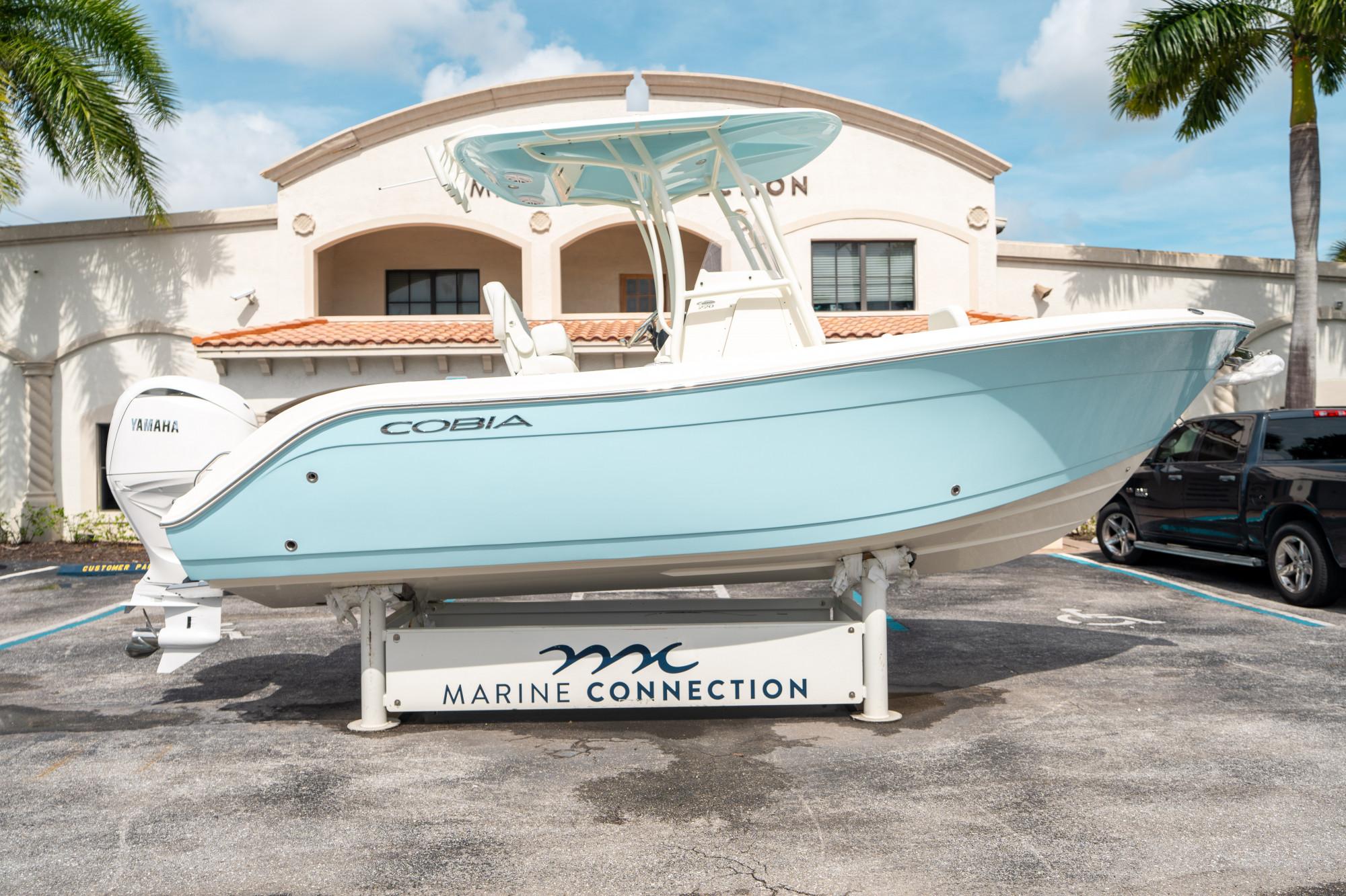 2025 Cobia 220 CC