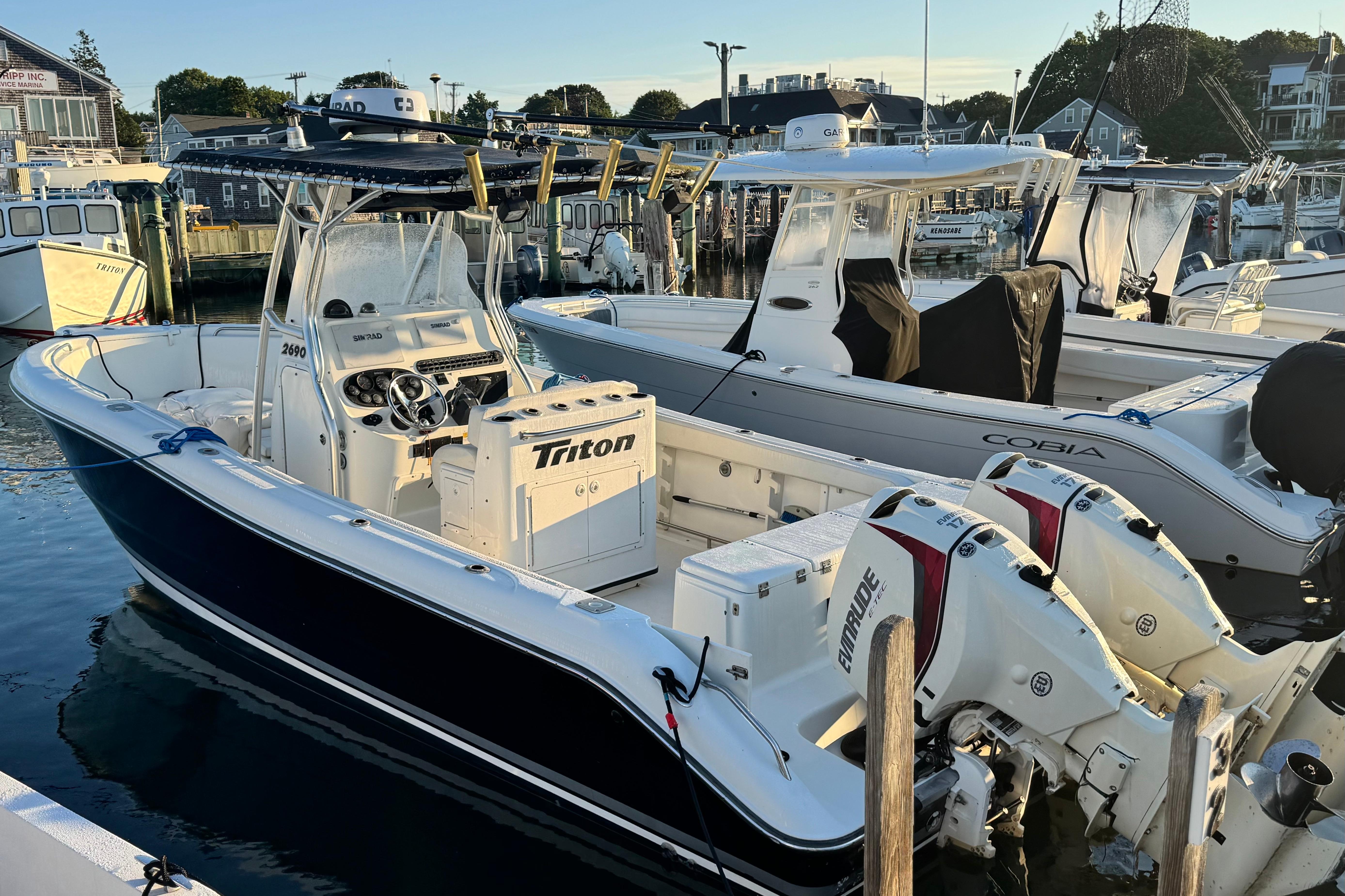 2003 Triton 2690 CC