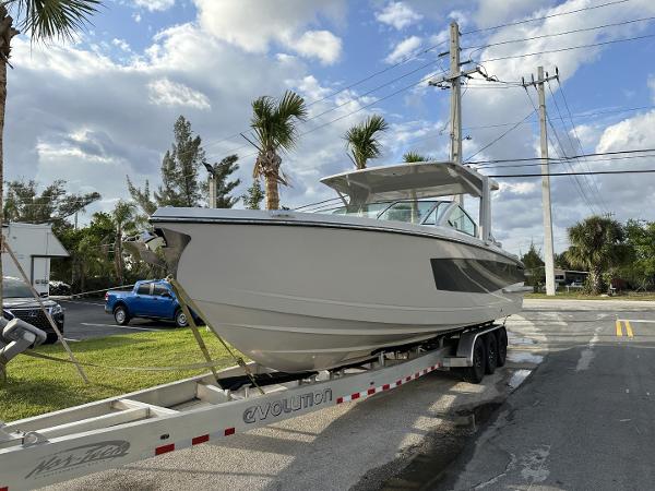 2020 Aviara AV32 OB