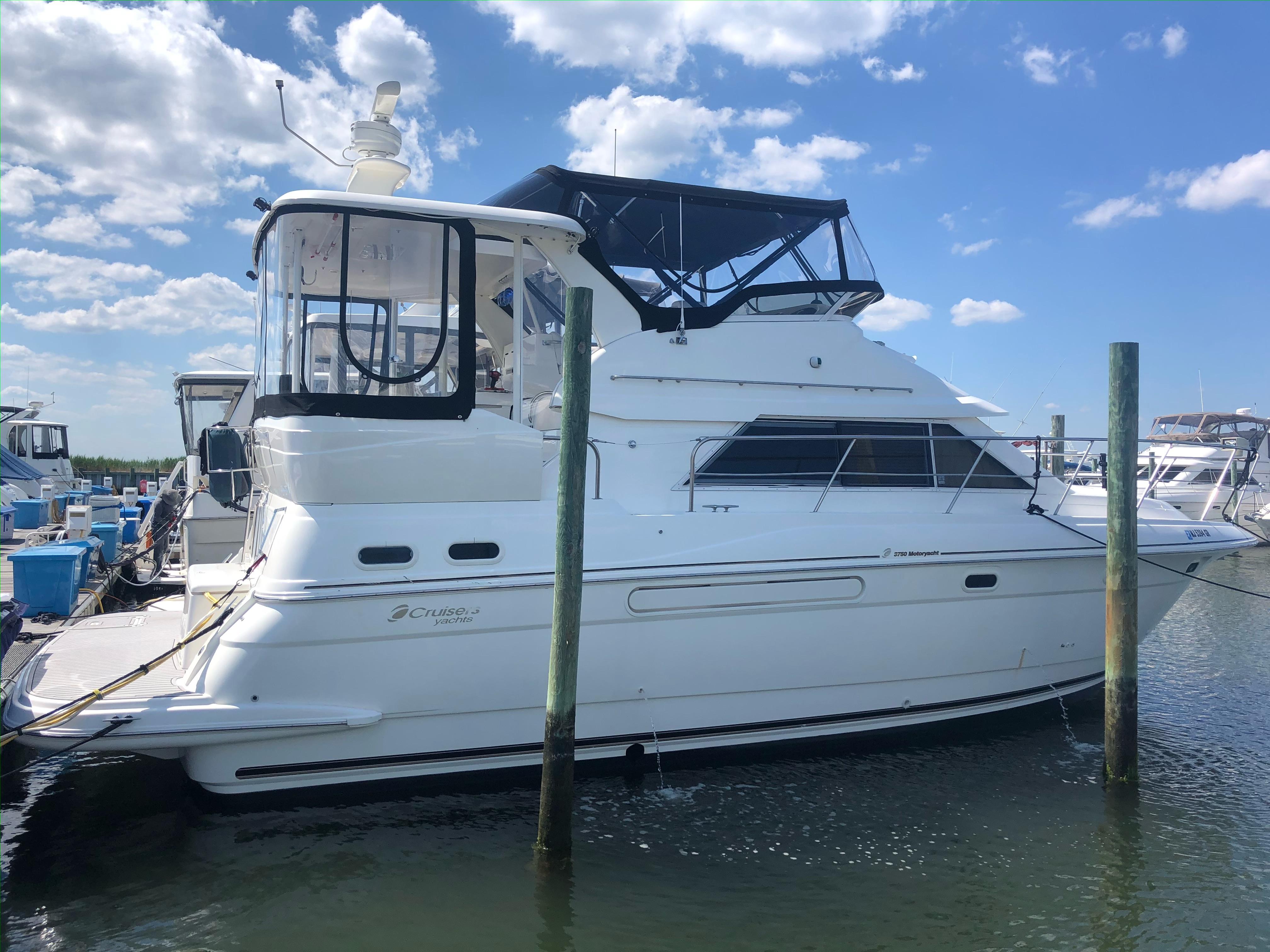 1999 cruisers yachts 3750