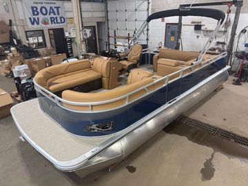 2026 Tahoe Sport 2385 Swingback (VRB) & Honda 4-Stroke EFI