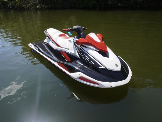 2021 Yamaha WaveRunner VX DELUXE-BLACK/TORCH RED