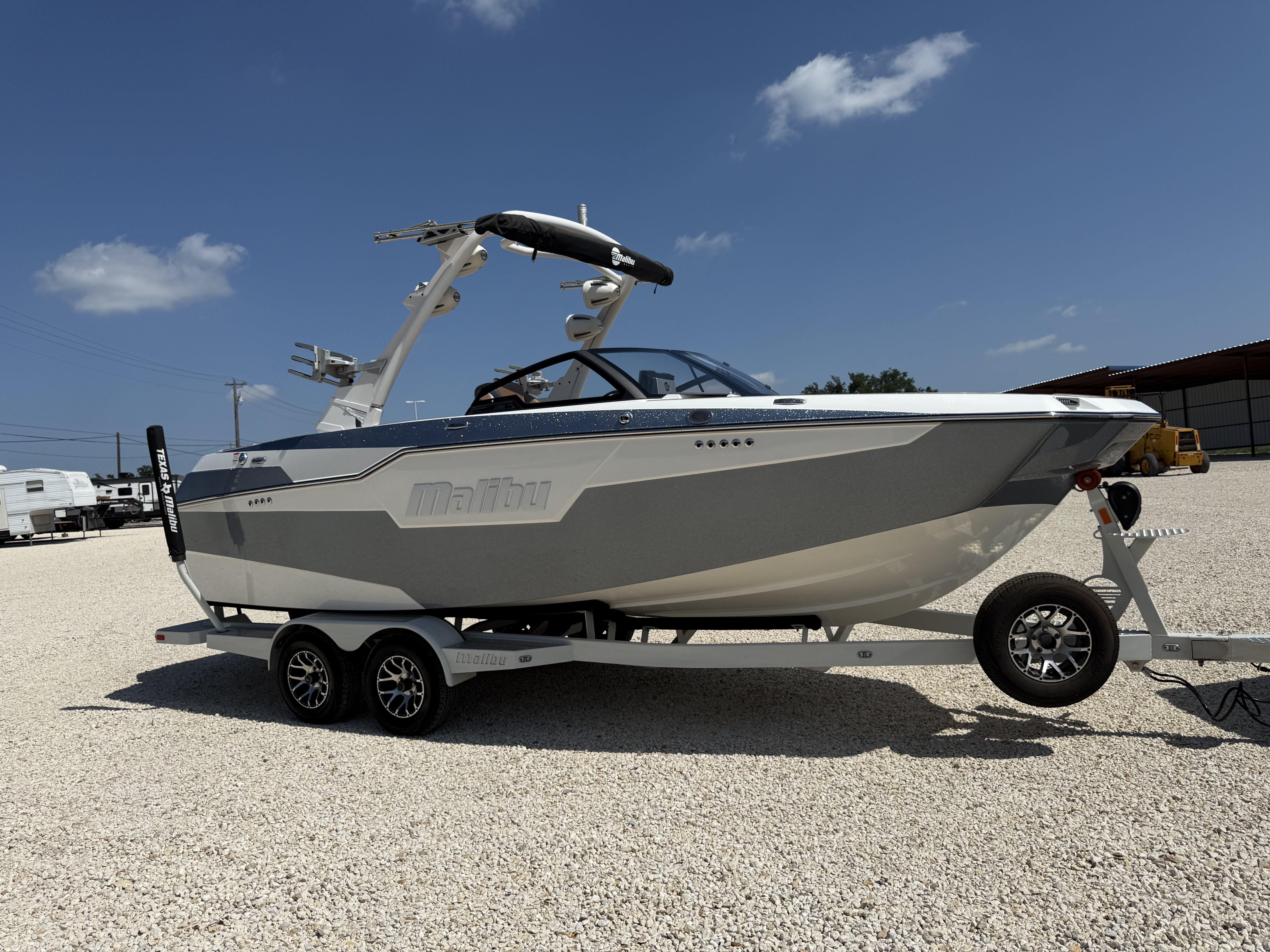 2023 Malibu M220