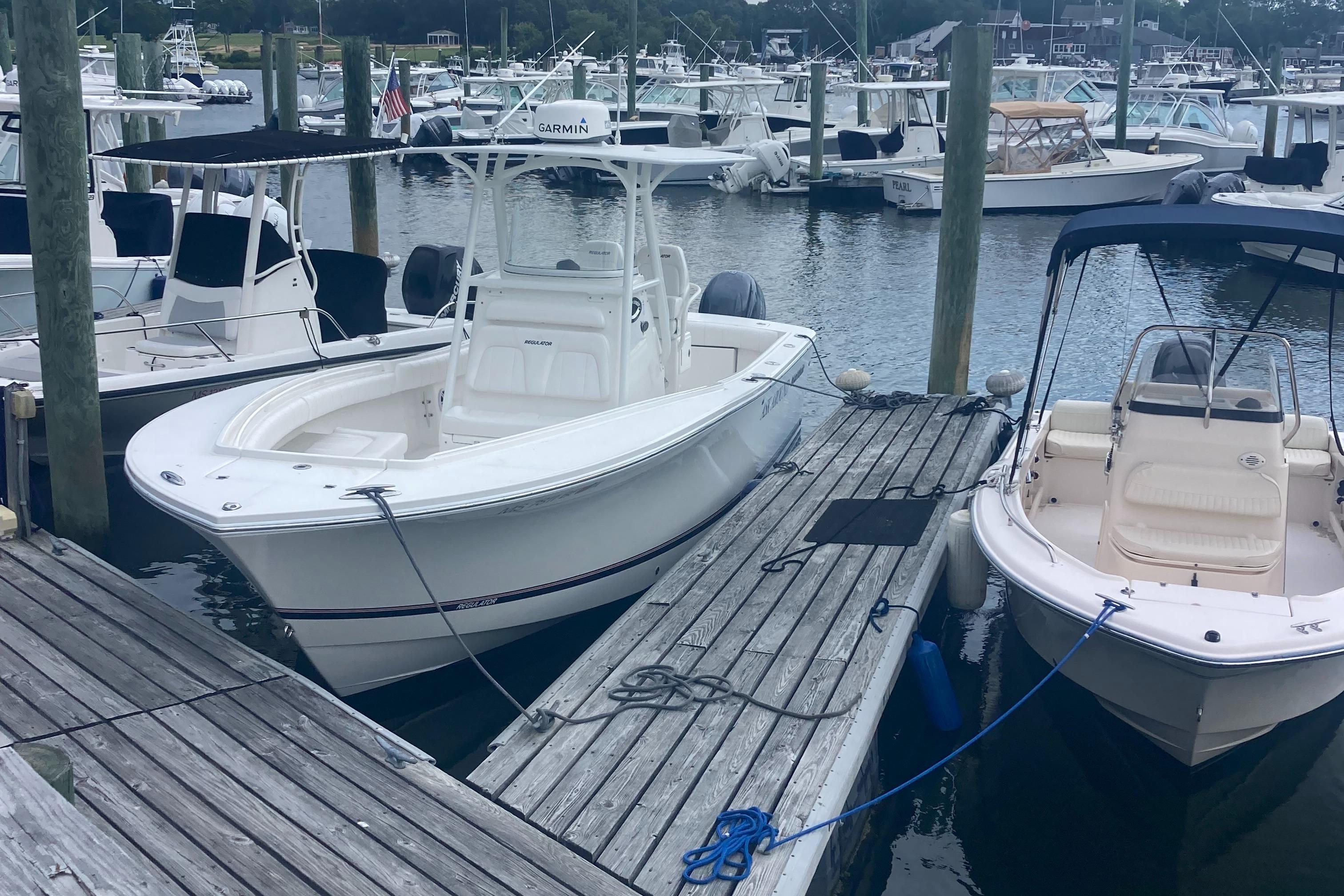 2015 Regulator 25FS Center Console