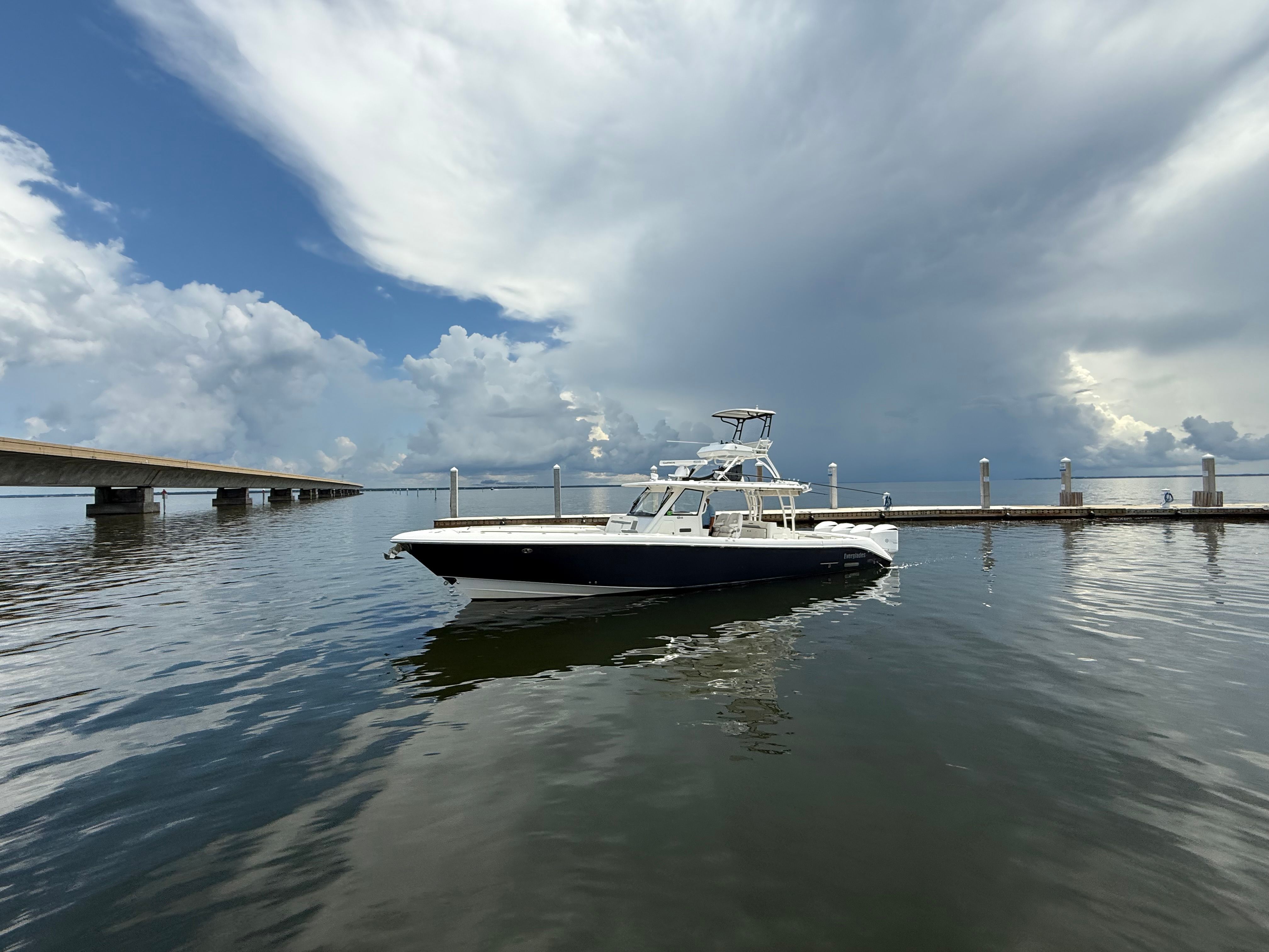 2016 Everglades 435 CC