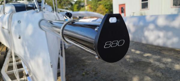 Corsair 880 Sport Corsair 880 Sport 2021 sailboat mast detail, showcasing sleek design and craftsmanship.