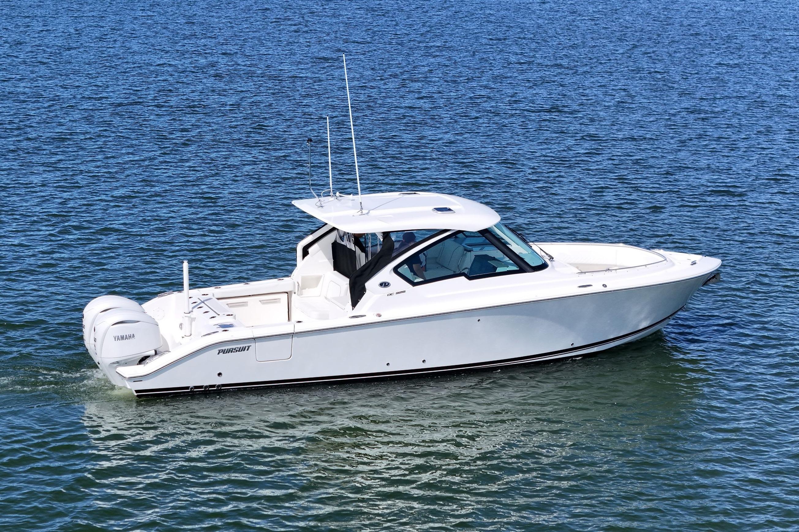 2025 Pursuit DC 326 Dual Console