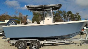 2025 Parker 21SE Center Console