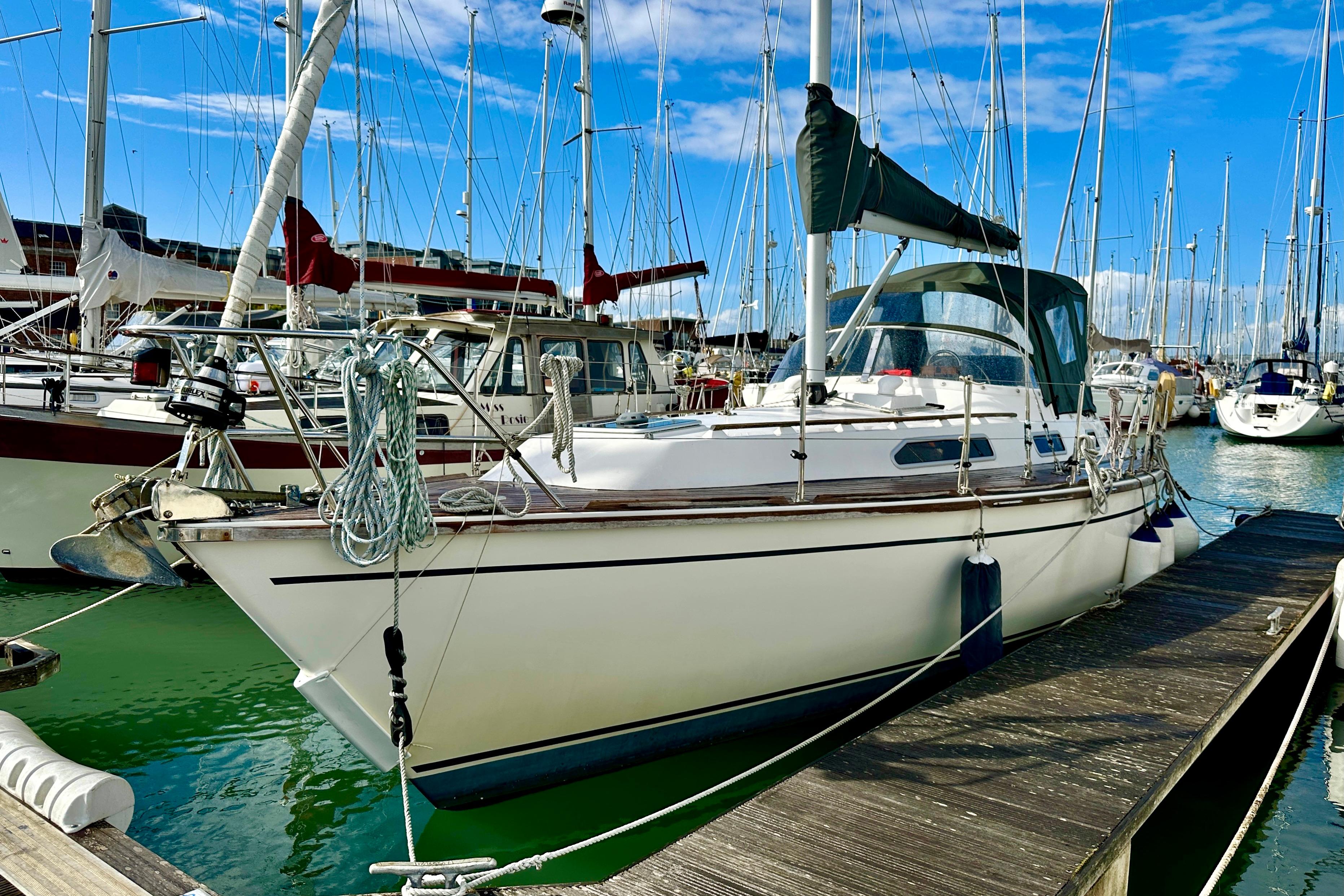 2000 Westerly Oceanquest 35