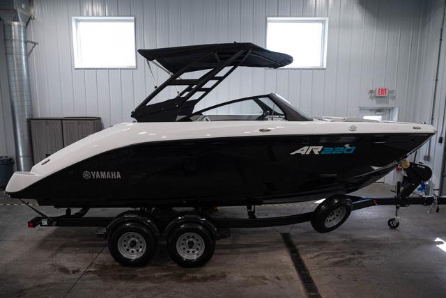 2025 Yamaha Boats AR220
