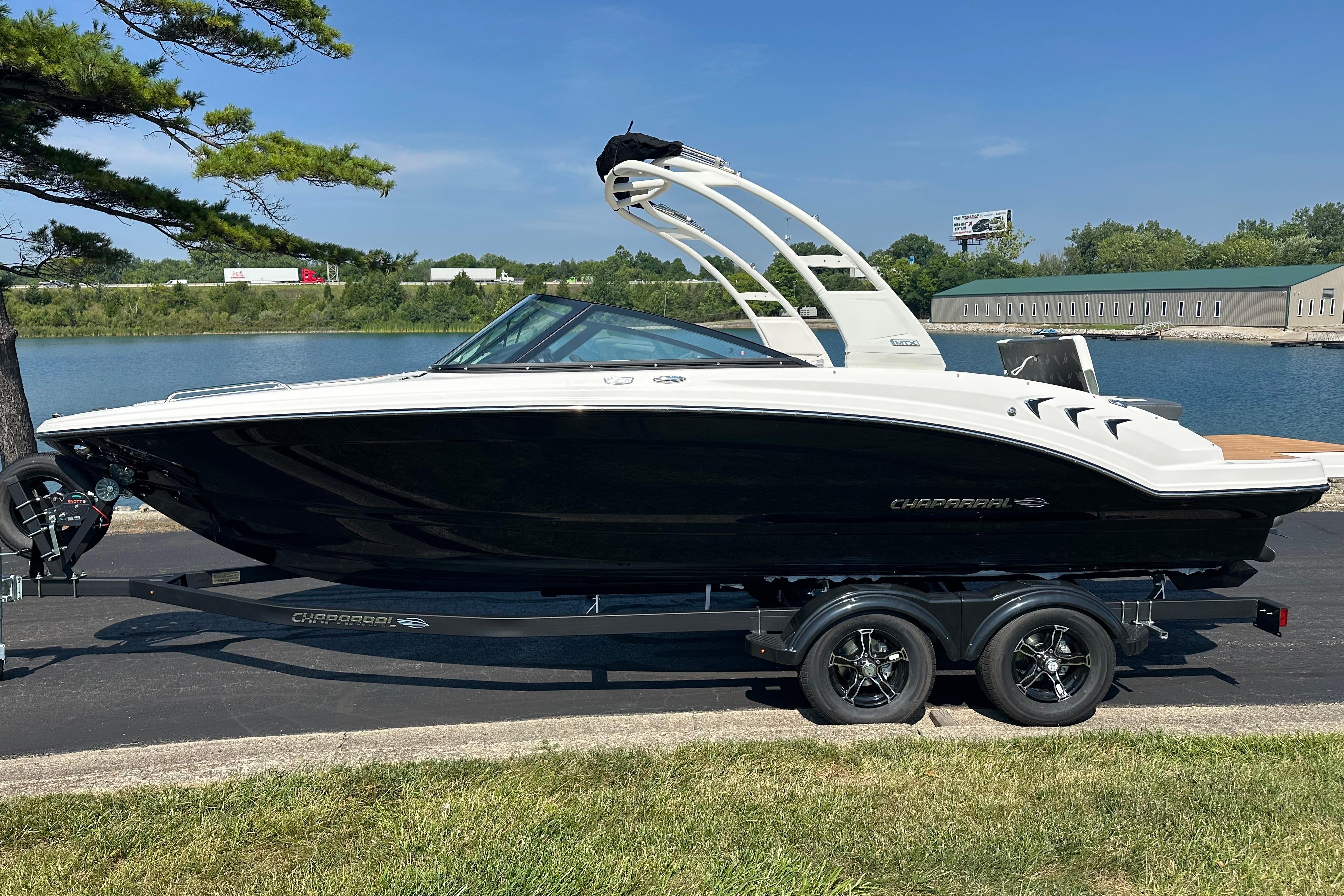 2026 Chaparral 23 SSi