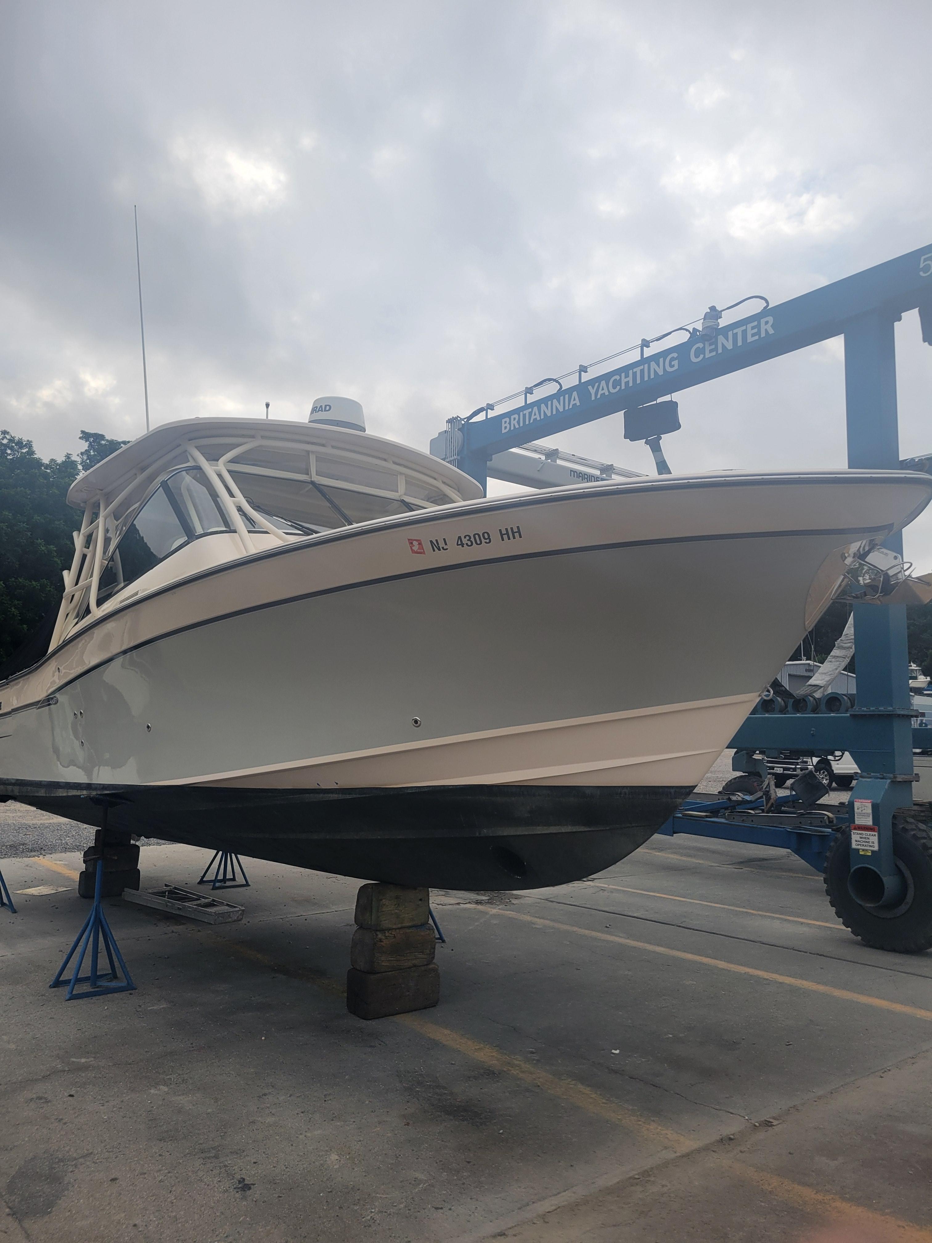 2016 Grady-White Freedom 335