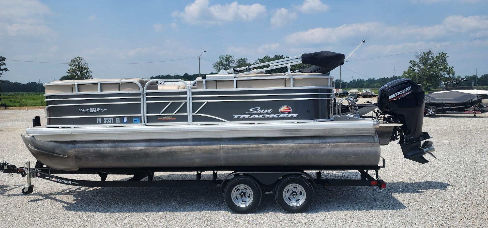 2023 Sun Tracker Party Barge 20 DLX