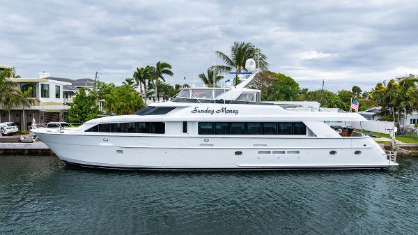 2001 Hatteras 100 Motor Yacht