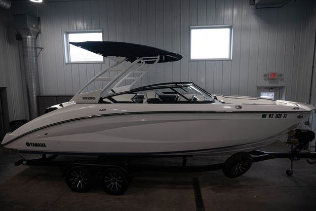 Yamaha Boats 252SD