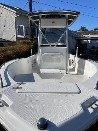 2007 Sea Hunt Triton 207
