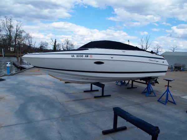 Chris-Craft 210 Bowrider SS starboard side