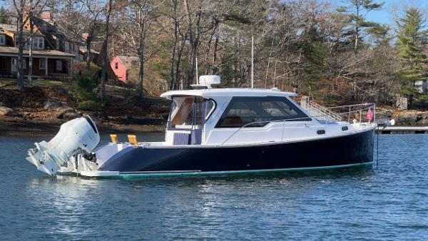 2022 True North 34 Outboard Express
