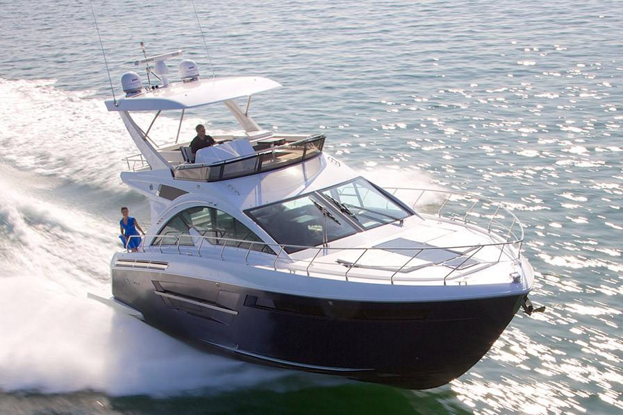 Cruisers Yachts Boat image
