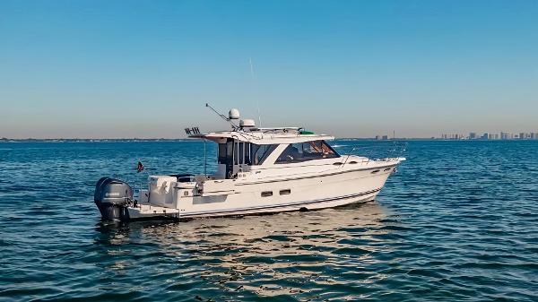 2019 Cutwater C-302 Coupe