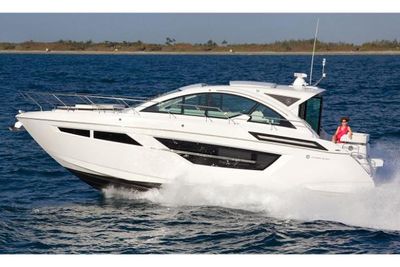 Cruisers Yachts 50 Cantius Boat