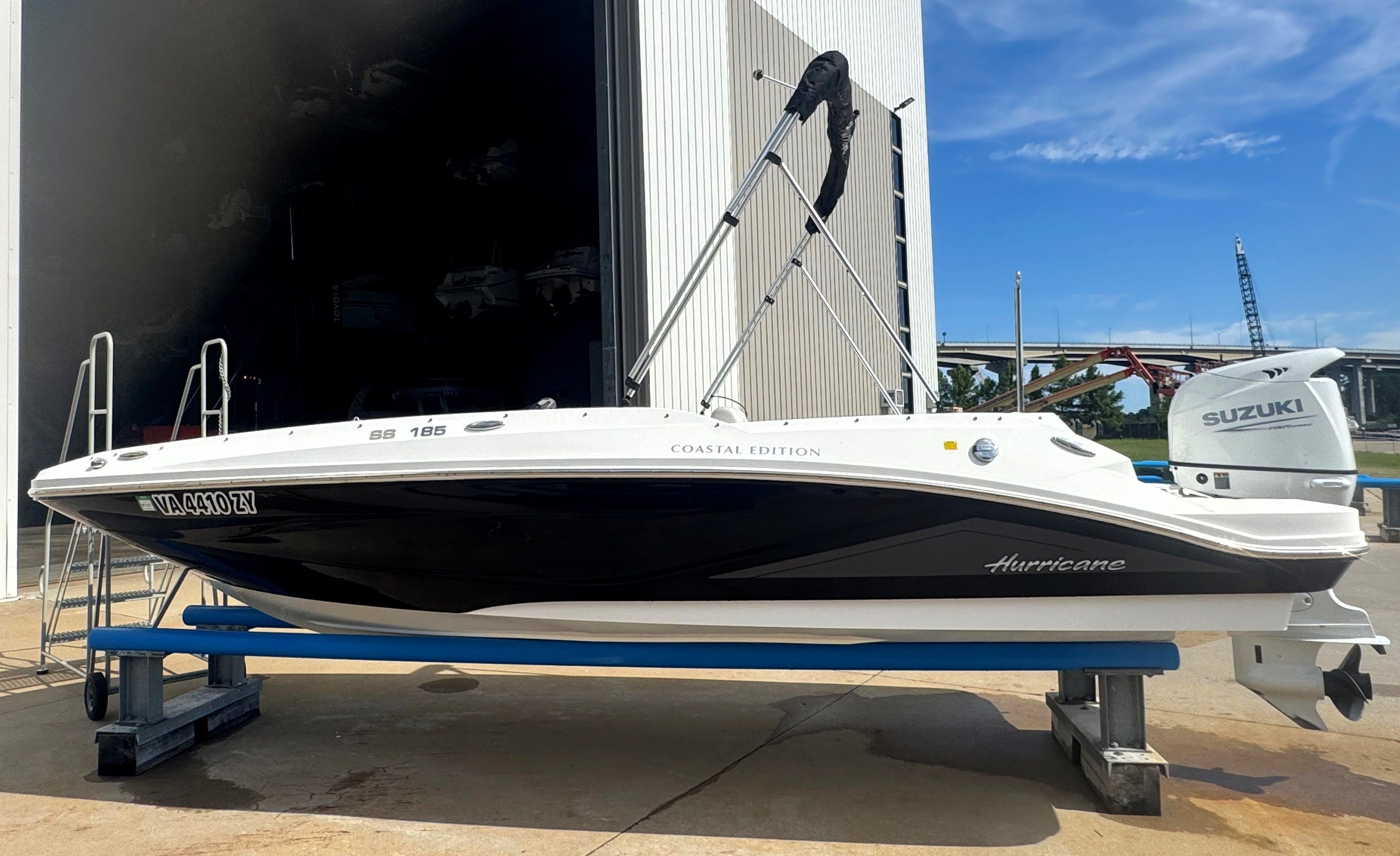 2021 Hurricane SunDeck Sport 185 OB