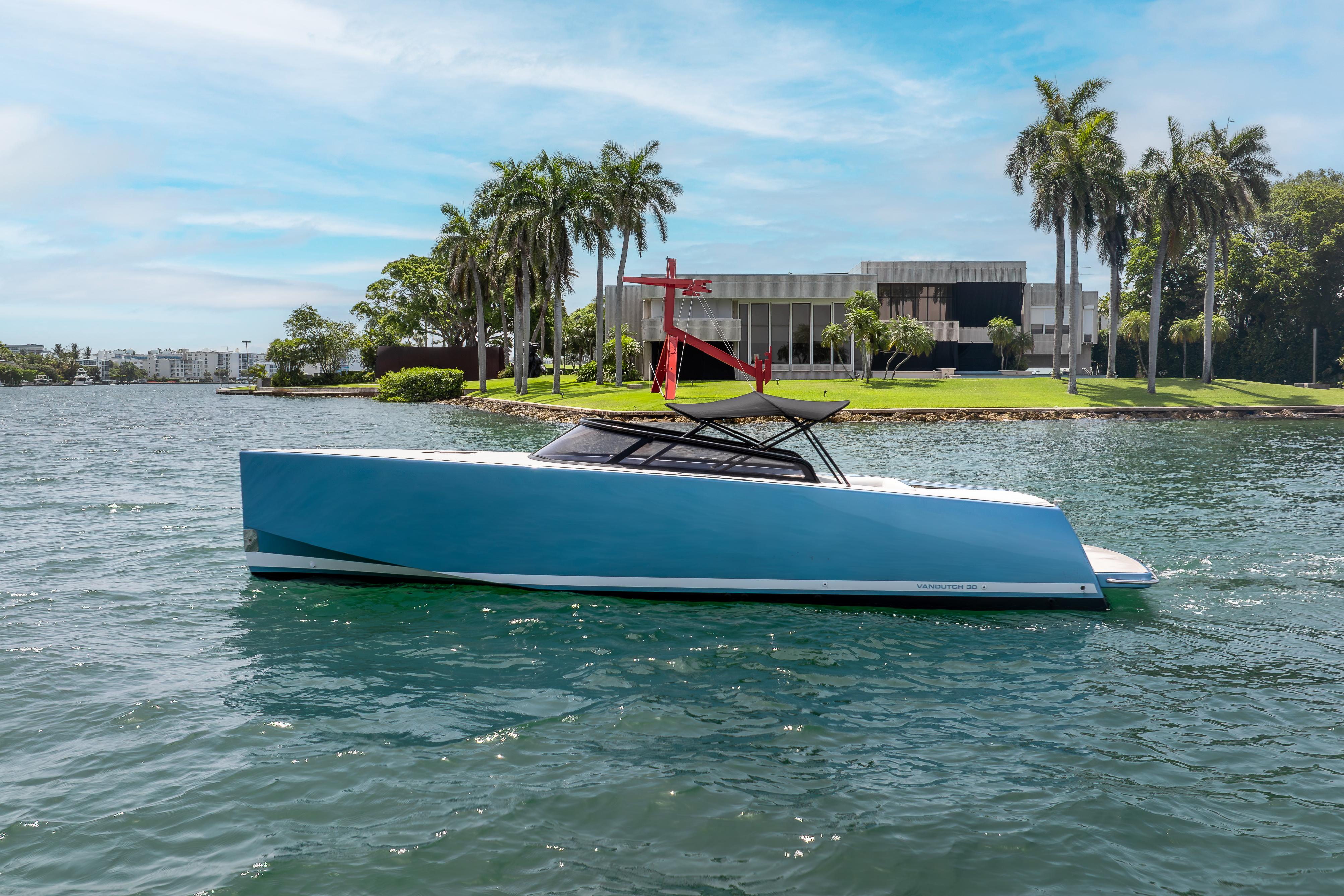 2018 VanDutch 30