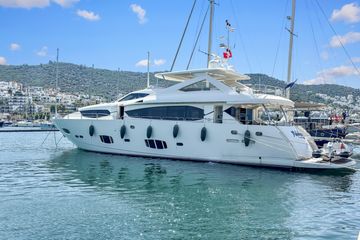 2010 Sunseeker 30M Yacht