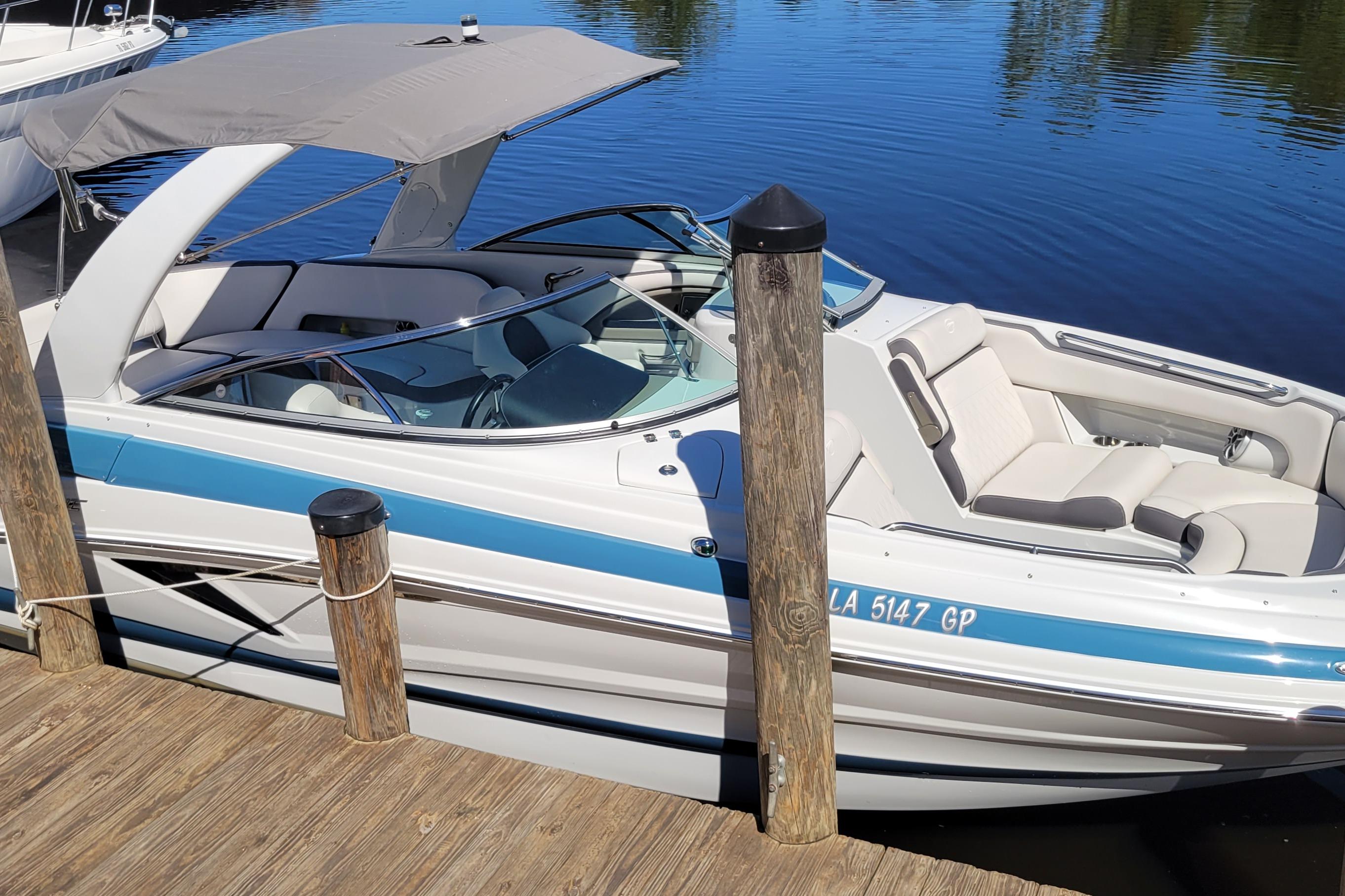 2021 Crownline E275XS