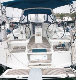 2019 Beneteau Oceanis 35.1